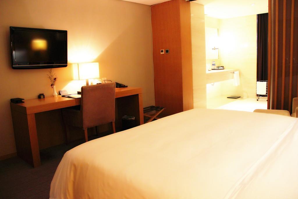 Shenyang Tianfeng International Hotel ภายนอก รูปภาพ